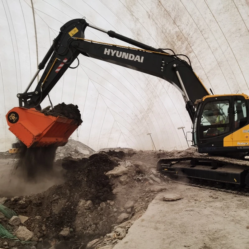 Backhoe Screening Bucket